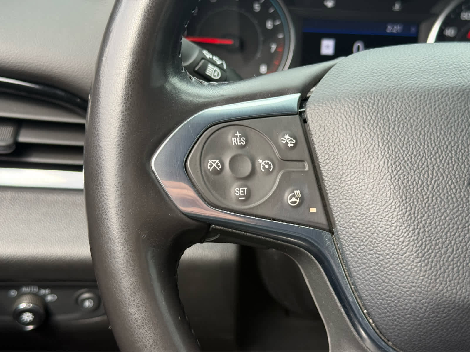 Used 2020 Chevrolet Traverse RS image 36