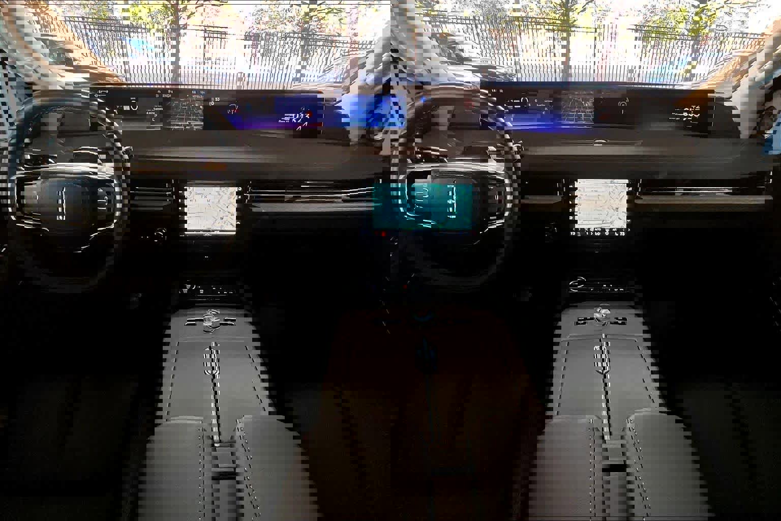 Used 2025 Lincoln Navigator Reserve image 15