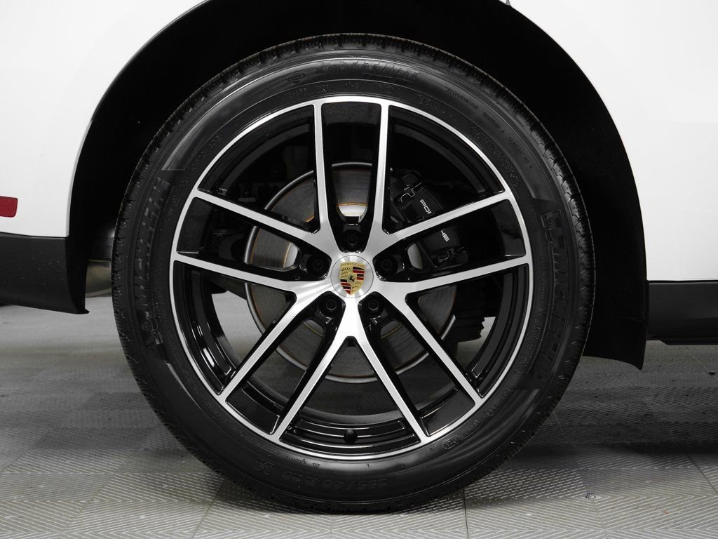 New 2026 Porsche Macan image 39