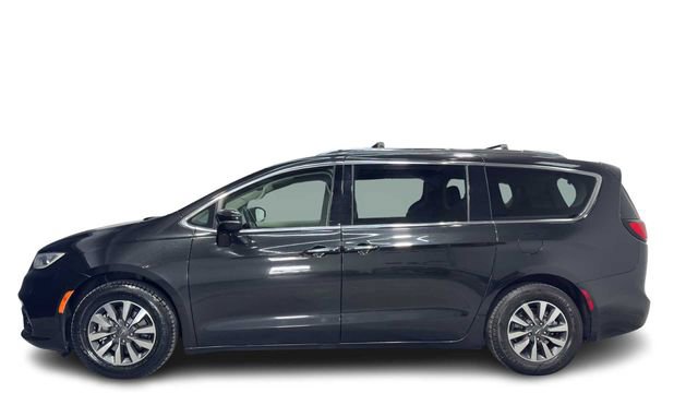Used 2021 Chrysler Pacifica Touring-L image 1