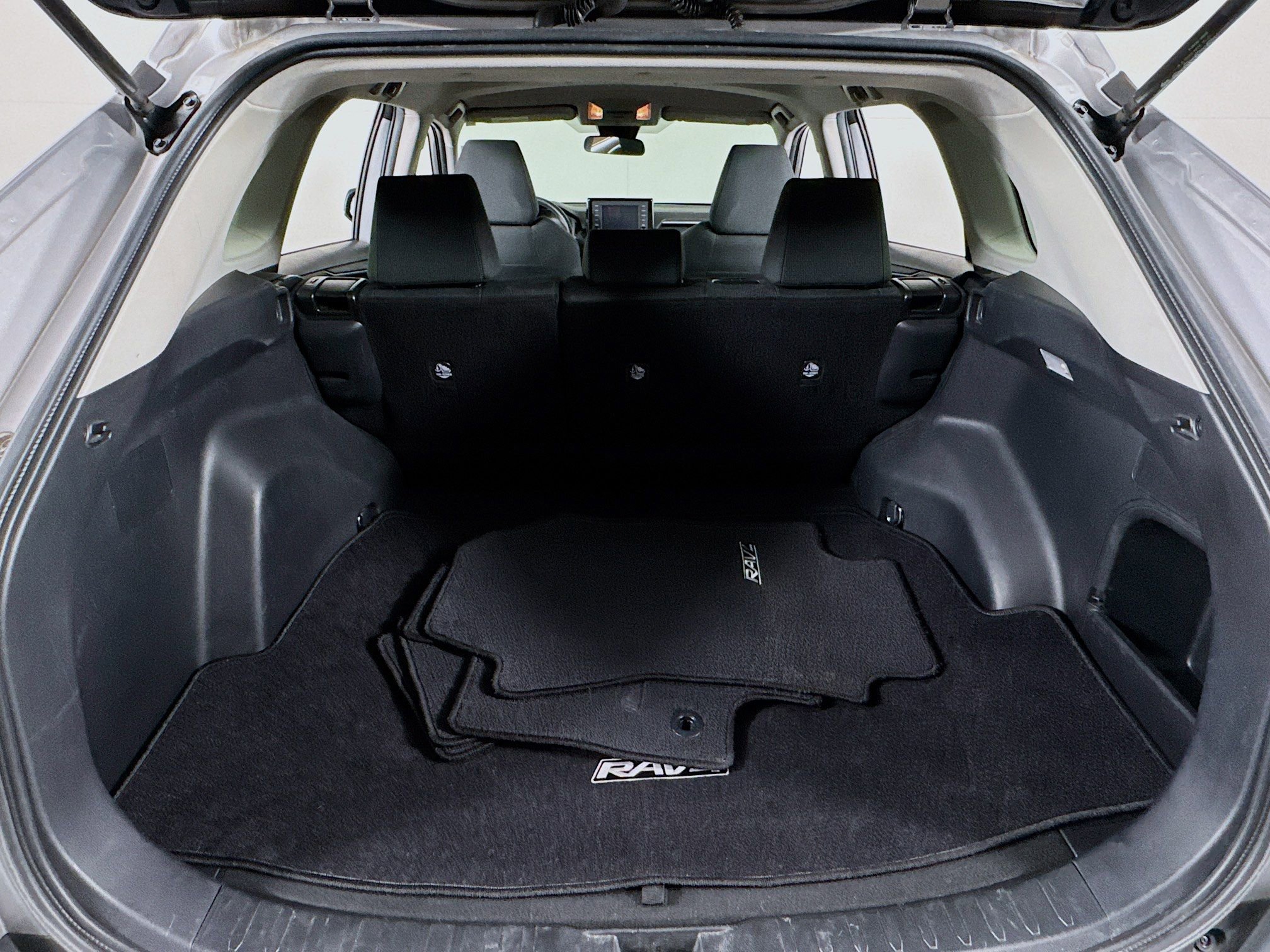 Certified 2021 Toyota RAV4 LE image 19