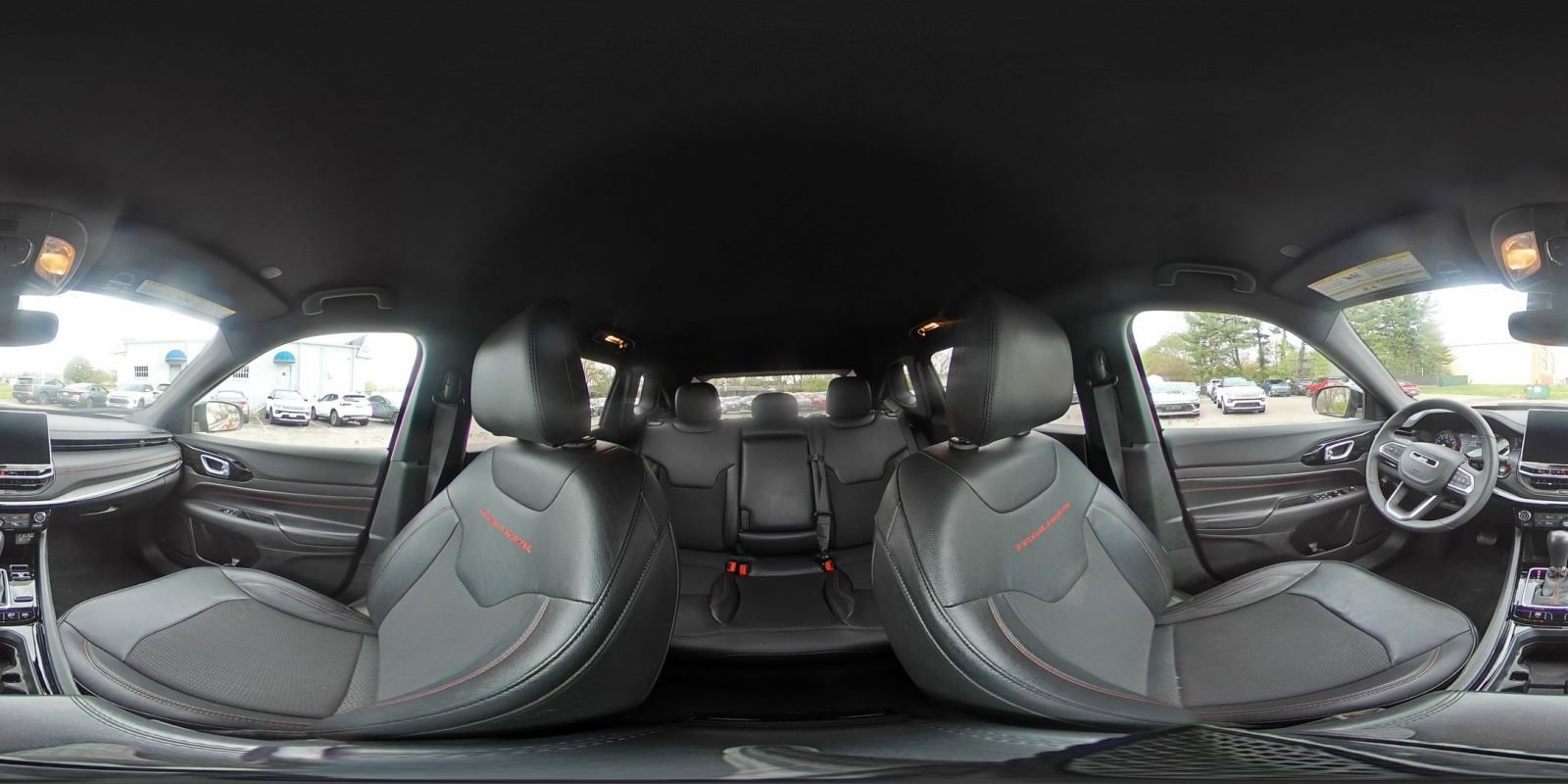 Used 2025 Jeep Compass Trailhawk image 40