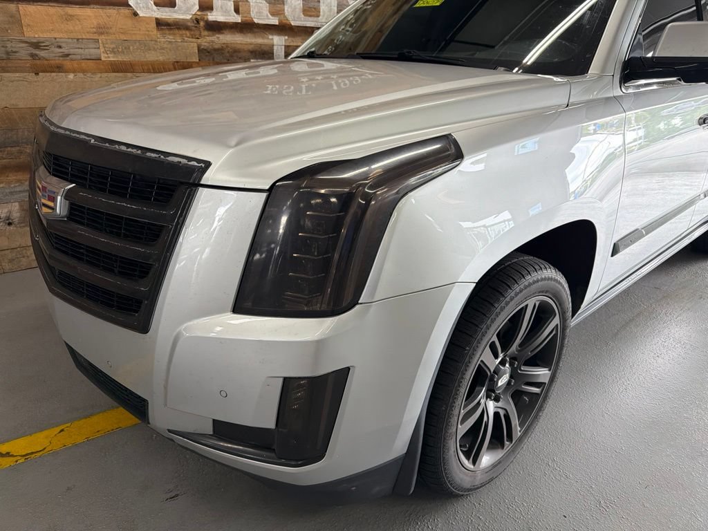 Used 2016 Cadillac Escalade ESV Premium AWD/4WD image 5