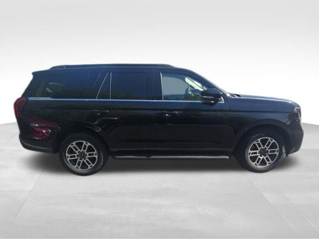 Used 2025 Ford Expedition Active AWD/4WD image 7