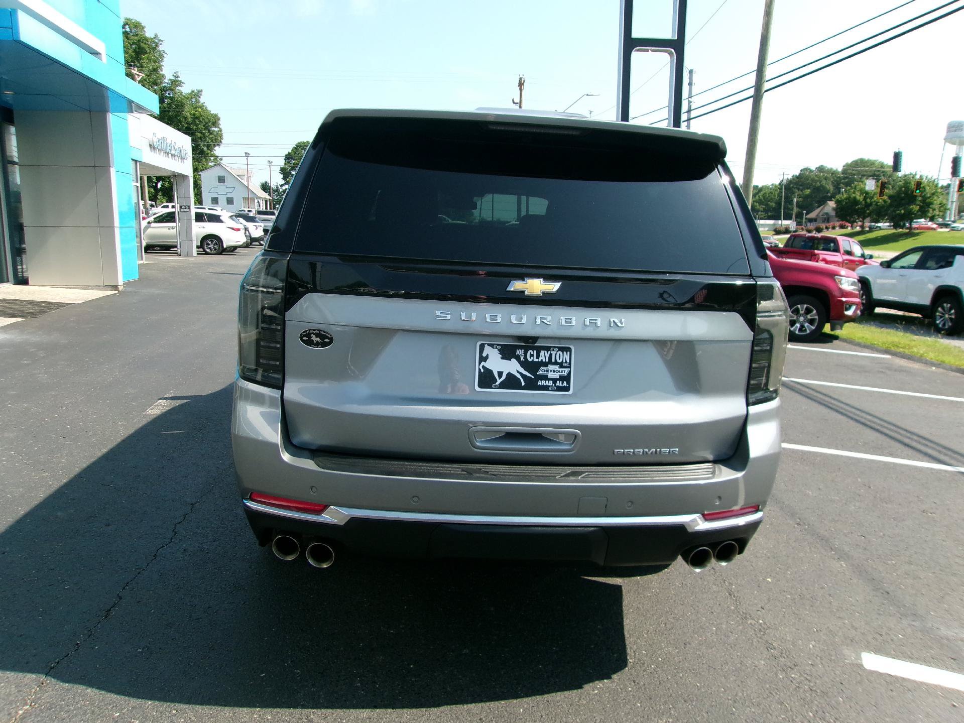 Certified 2025 Chevrolet Suburban Premier AWD/4WD image 4