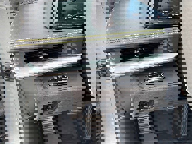 Used 2022 Chevrolet Corvette Stingray Premium Conv w/ Z51 Performance Package image 17