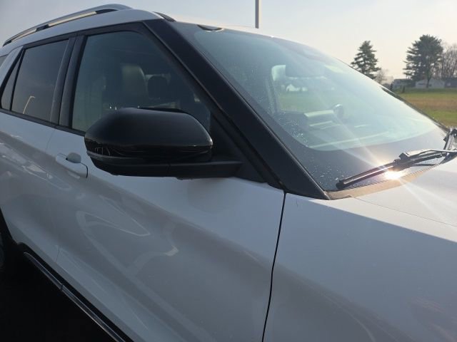 Used 2025 Ford Explorer Platinum w/ LUX Leather Package AWD/4WD image 5