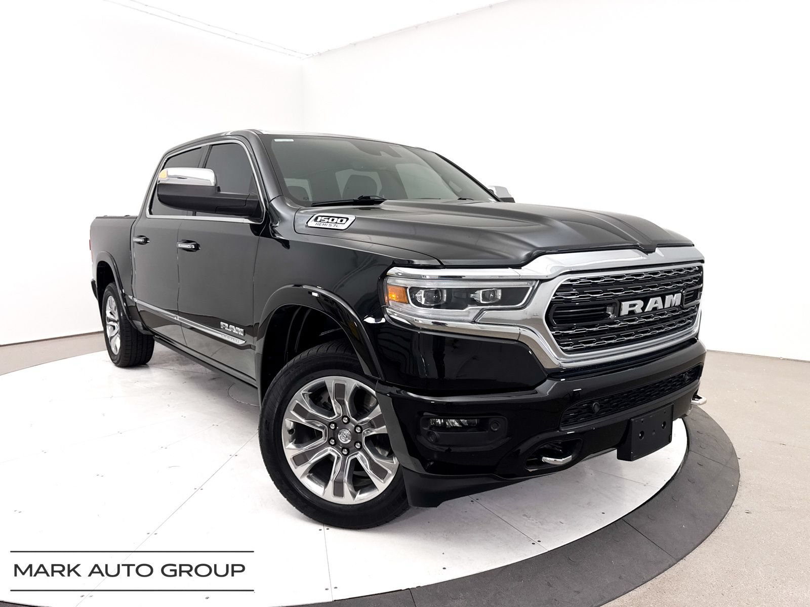 Used 2022 RAM 1500 Limited w/ Body Color Bumper Group AWD/4WD image 1