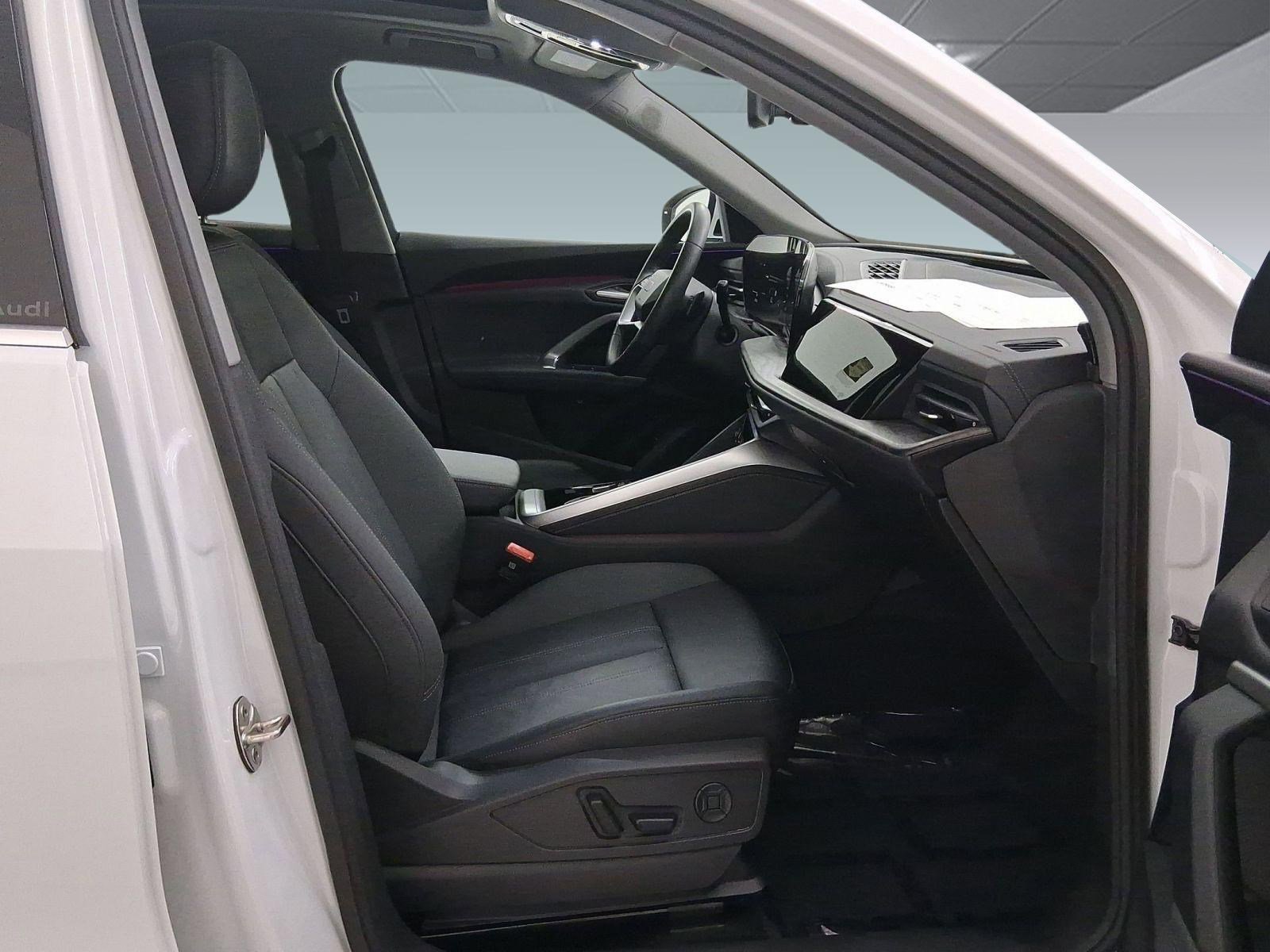 Used 2025 Audi Q5 Premium Plus w/ Premium Plus image 32