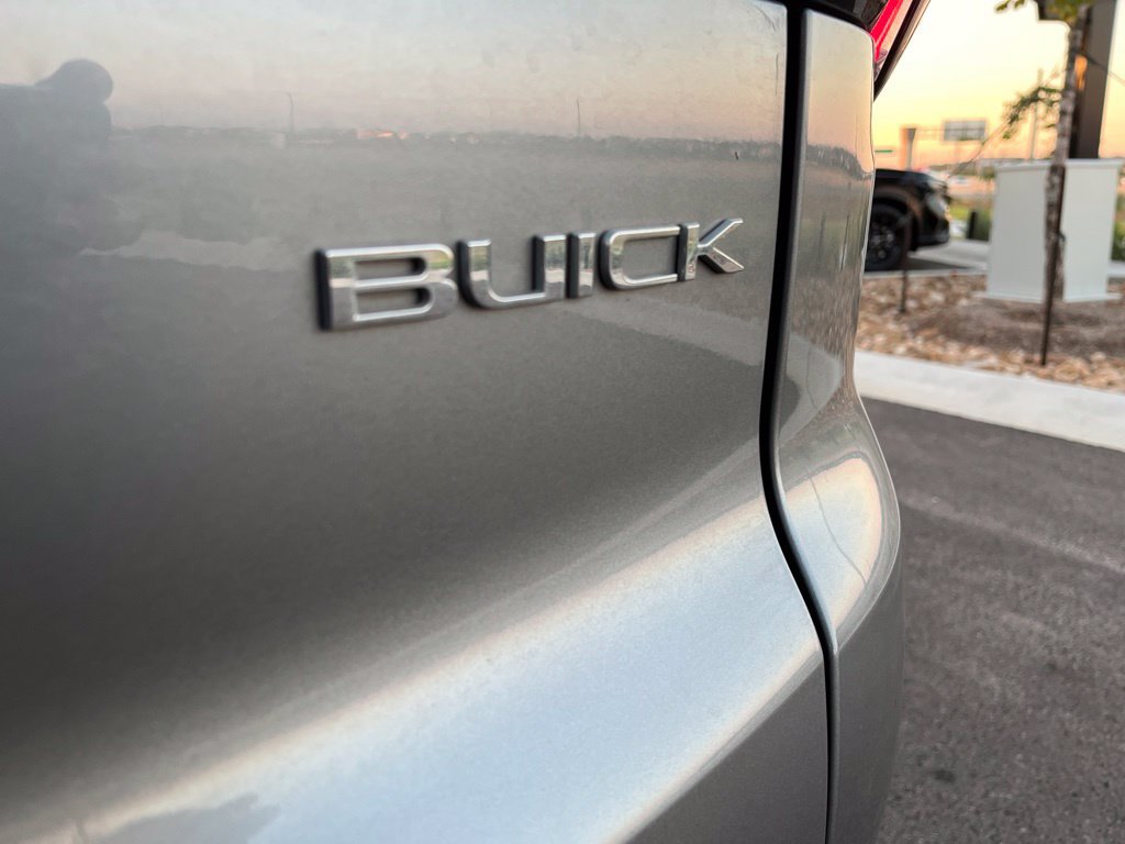 Used 2025 Buick Enclave Avenir w/ Super Cruise Package FWD image 9