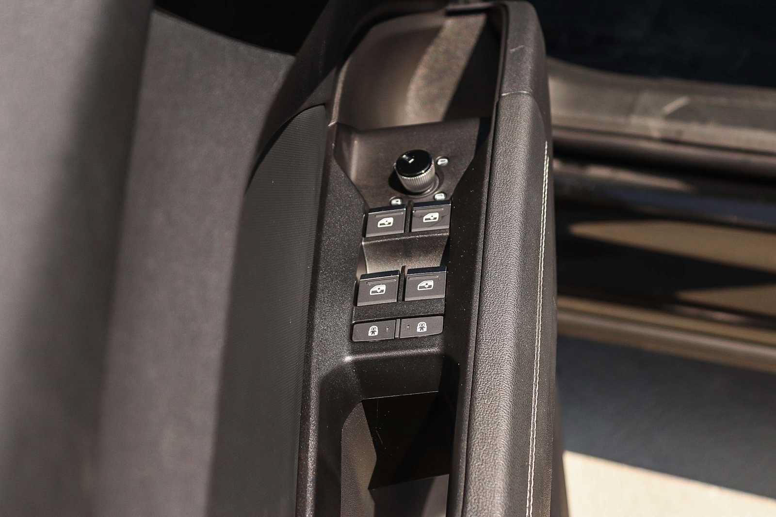 Used 2023 Audi Q4 e-tron Premium Plus w/ Premium Plus RWD image 27