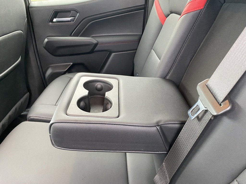 Used 2024 Chevrolet Colorado Z71 w/ Z71 Convenience Package 2 image 28