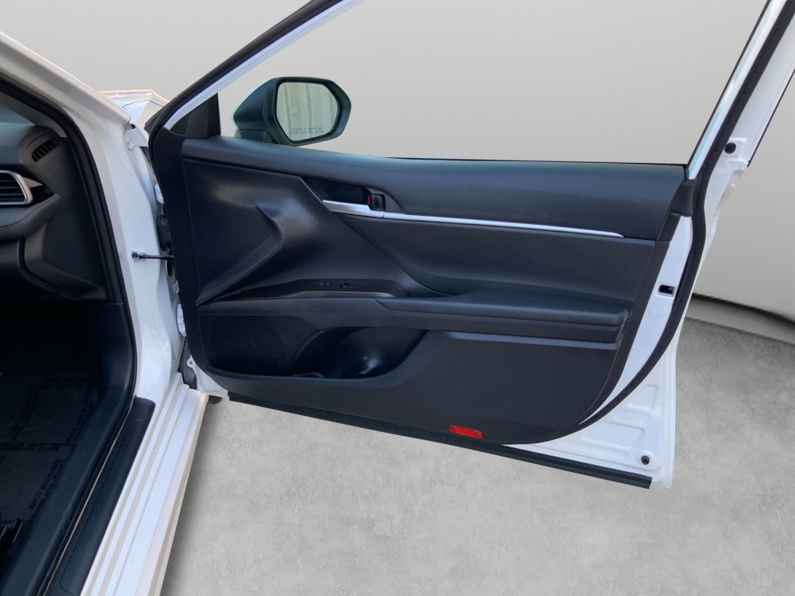 Used 2024 Toyota Camry SE FWD image 30