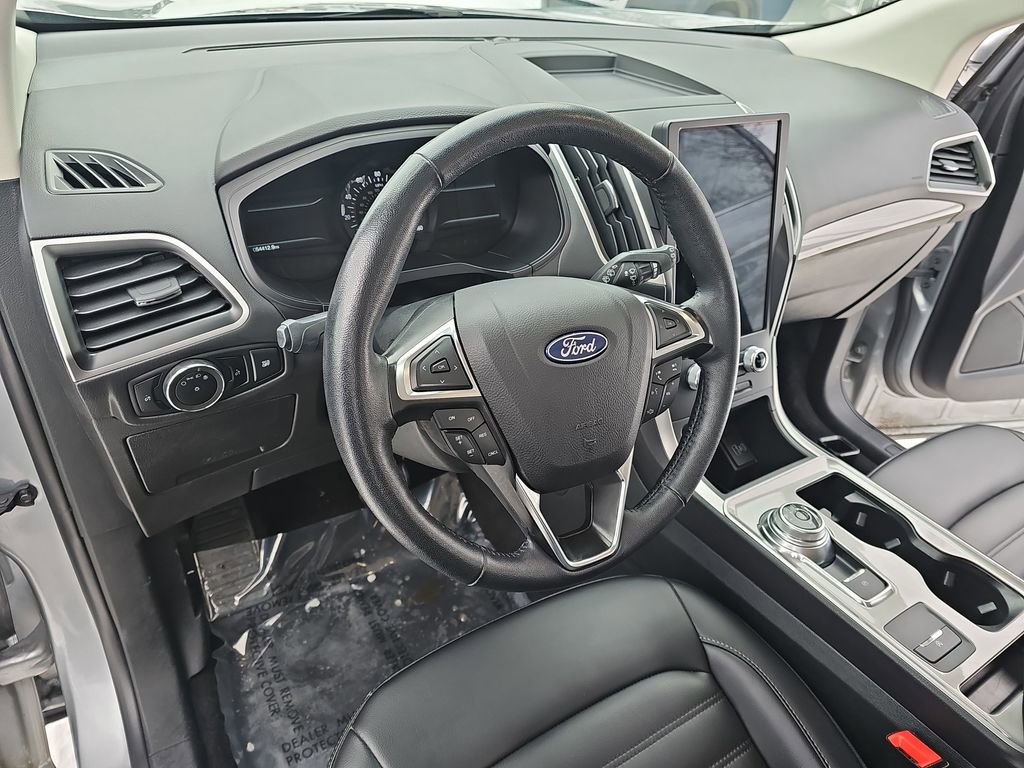 Used 2024 Ford Edge SEL image 15