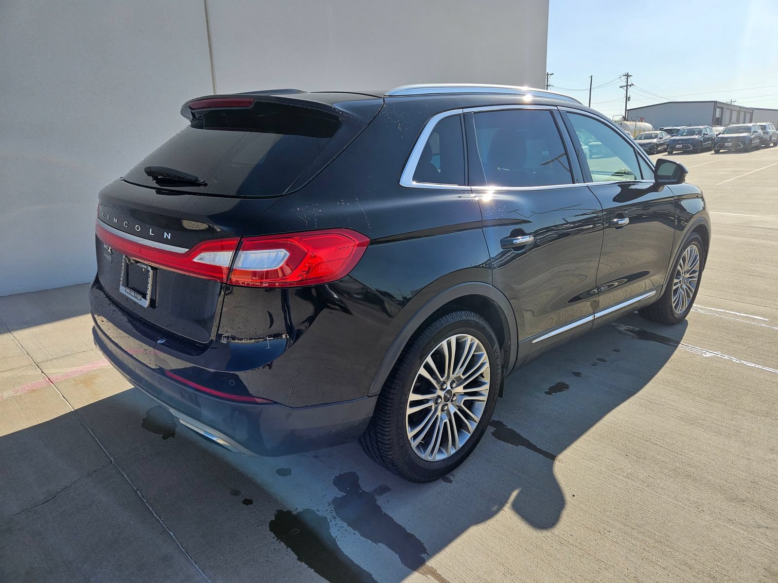 Used 2016 Lincoln MKX Reserve w/ Climate Package FWD image 4