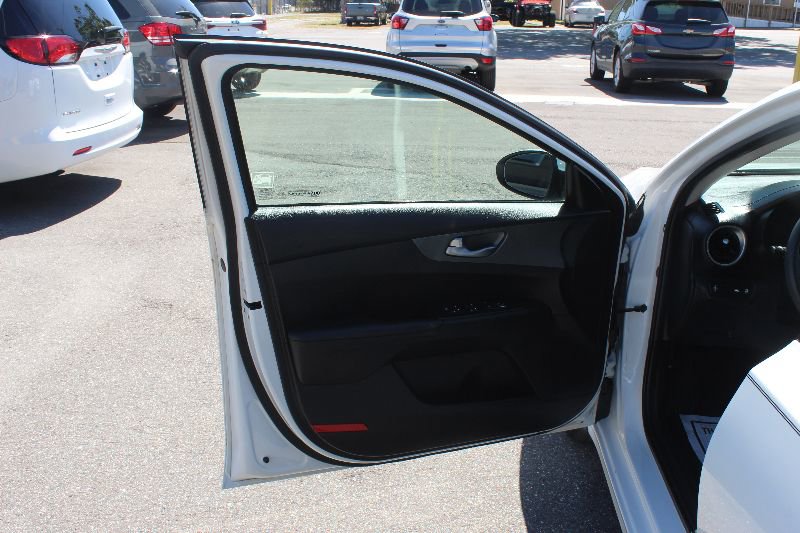 Used 2021 Kia Forte LXS image 8