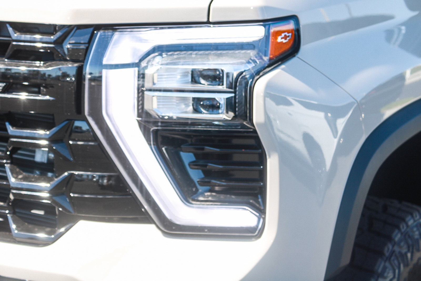 New 2026 Chevrolet Silverado 2500 ZR2 w/ LPO, Dark Essentials Package AWD/4WD image 8