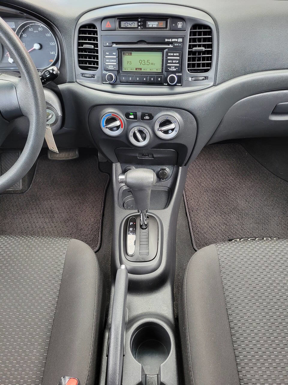 Used 2011 Hyundai Accent GS image 28