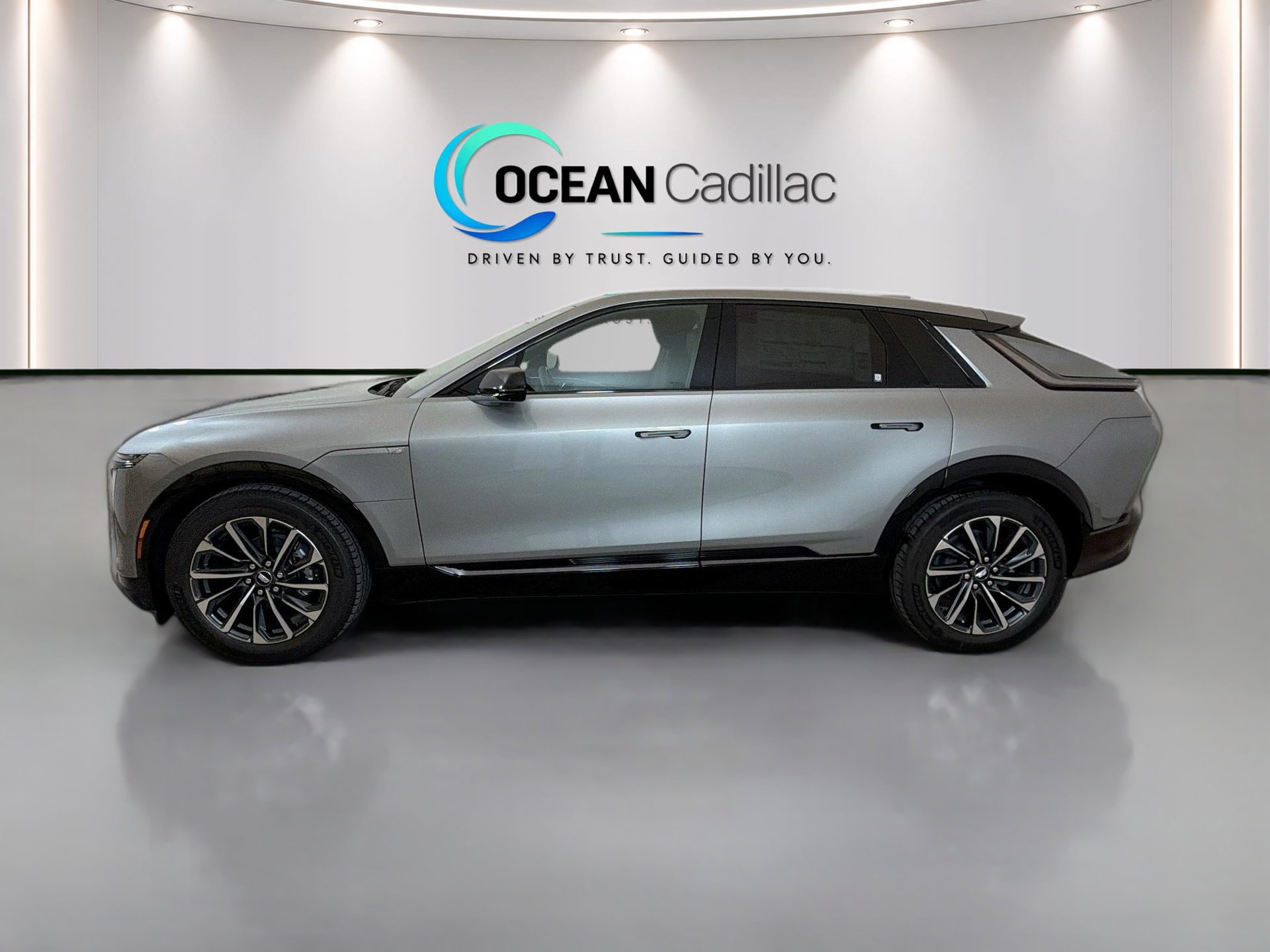New 2027 Cadillac Lyriq Sport RWD image 2