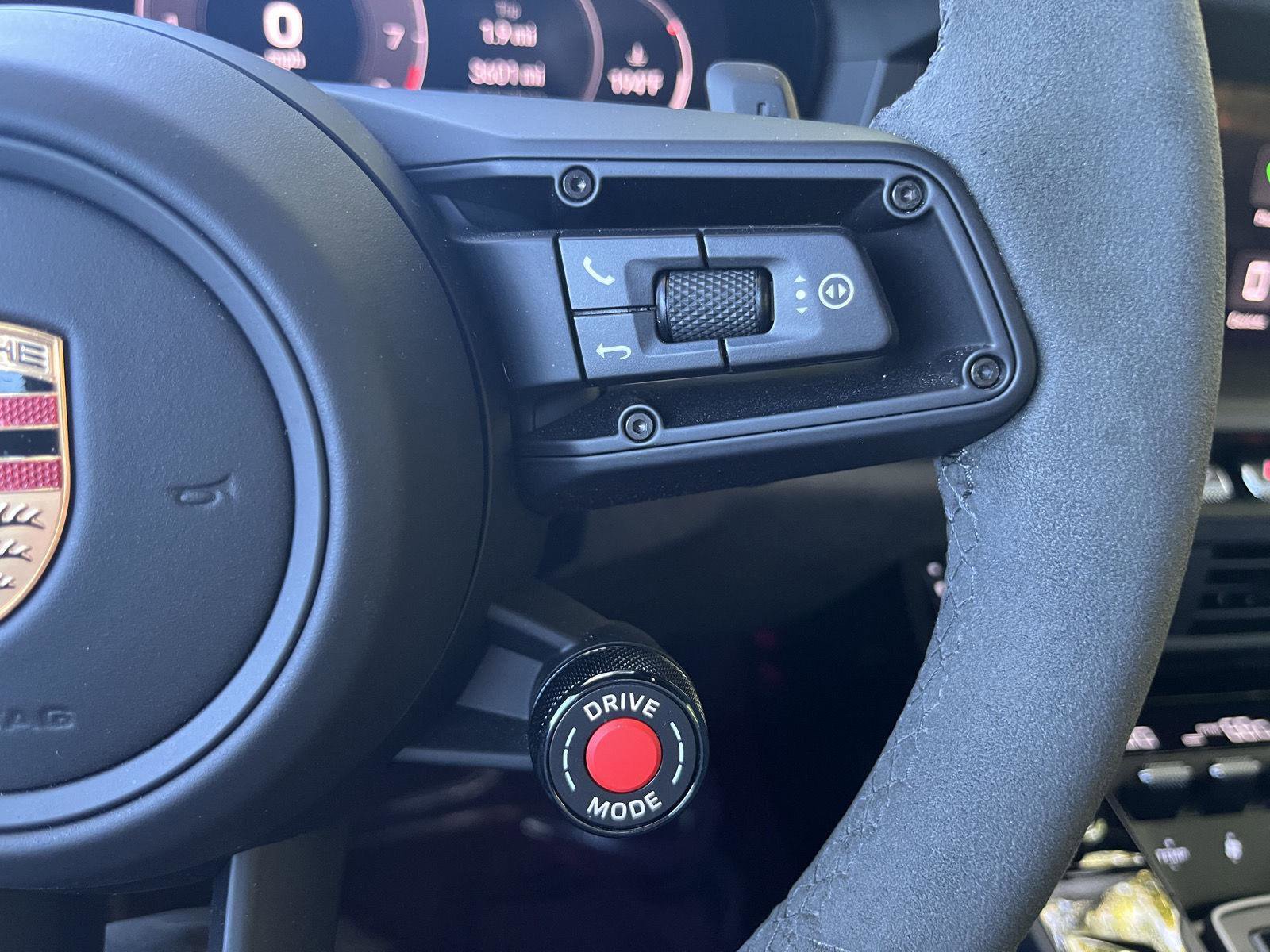 Used 2025 Porsche 911 Carrera 4 GTS image 23