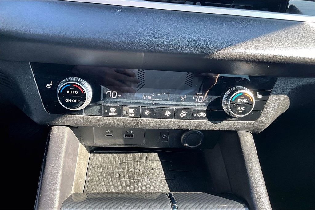 Used 2022 Mitsubishi Outlander SE image 33