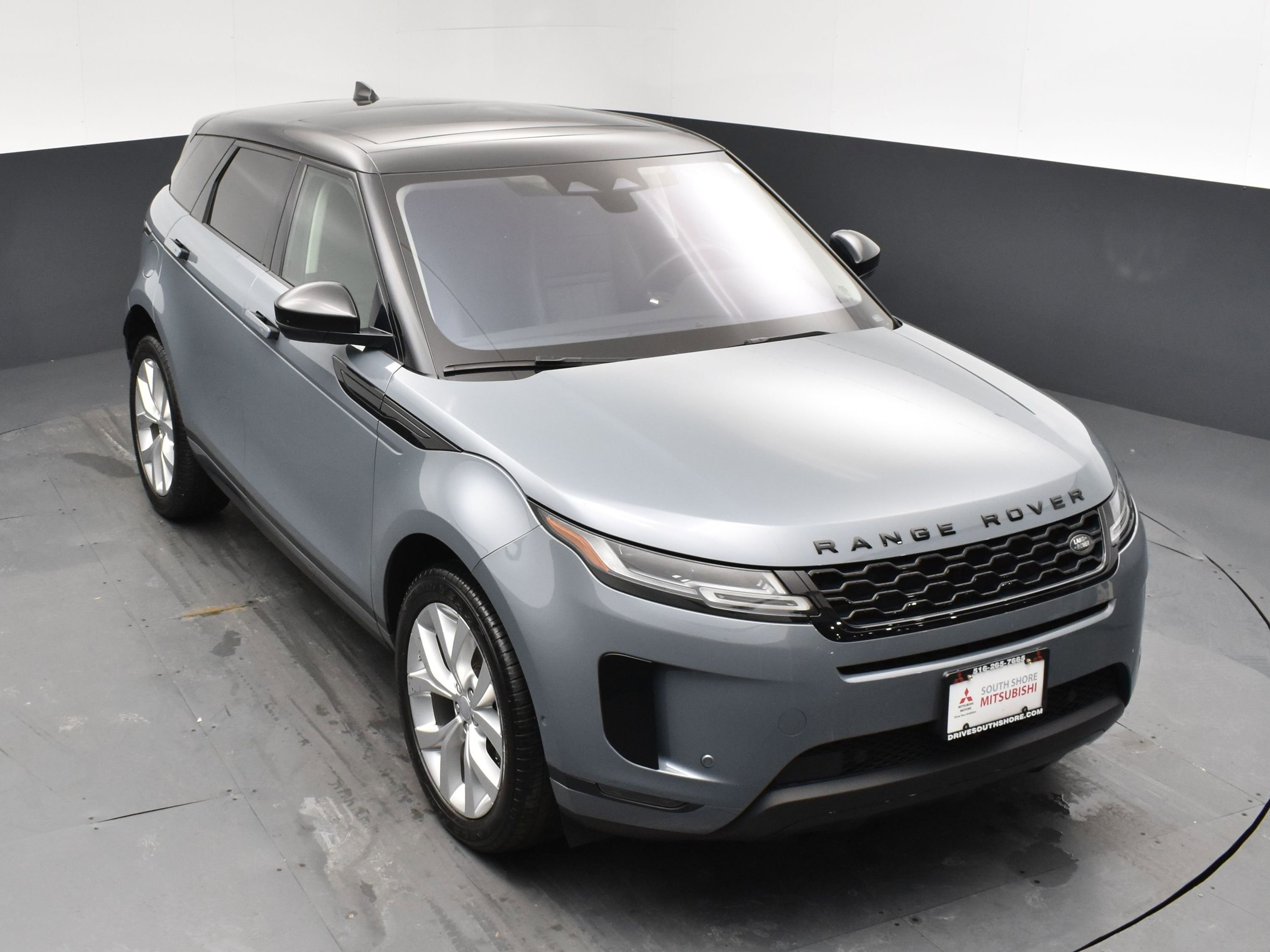 Used 2021 Land Rover Range Rover Evoque SE image 19