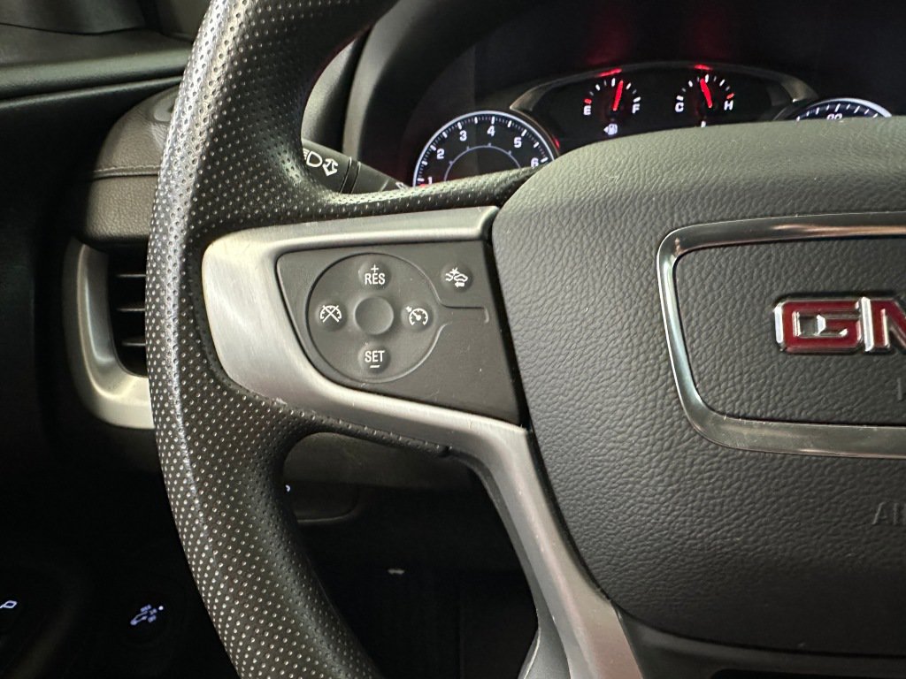 Used 2023 GMC Terrain SLE w/ Driver Convenience Package FWD image 11