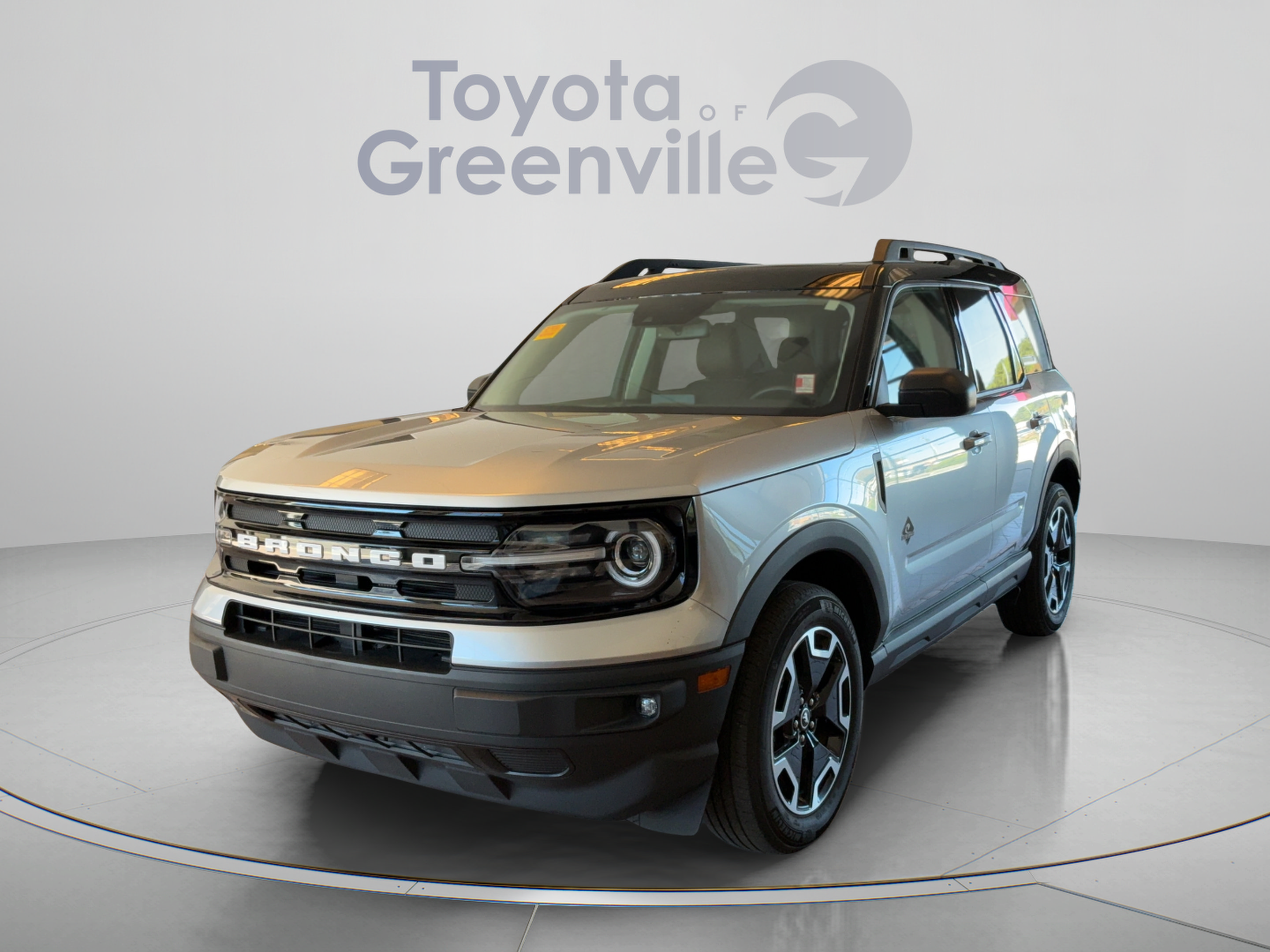 Used 2023 Ford Bronco Sport Outer Banks w/ Tech Package AWD/4WD image 1