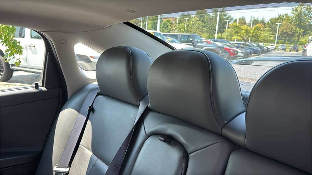 Used 2011 Chevrolet Impala LT w/ Luxury Edition Package FWD image 31