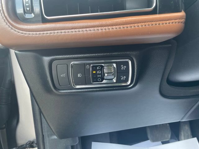 Used 2020 Lincoln Aviator Reserve w/ Equipment Group 201A AWD/4WD image 12