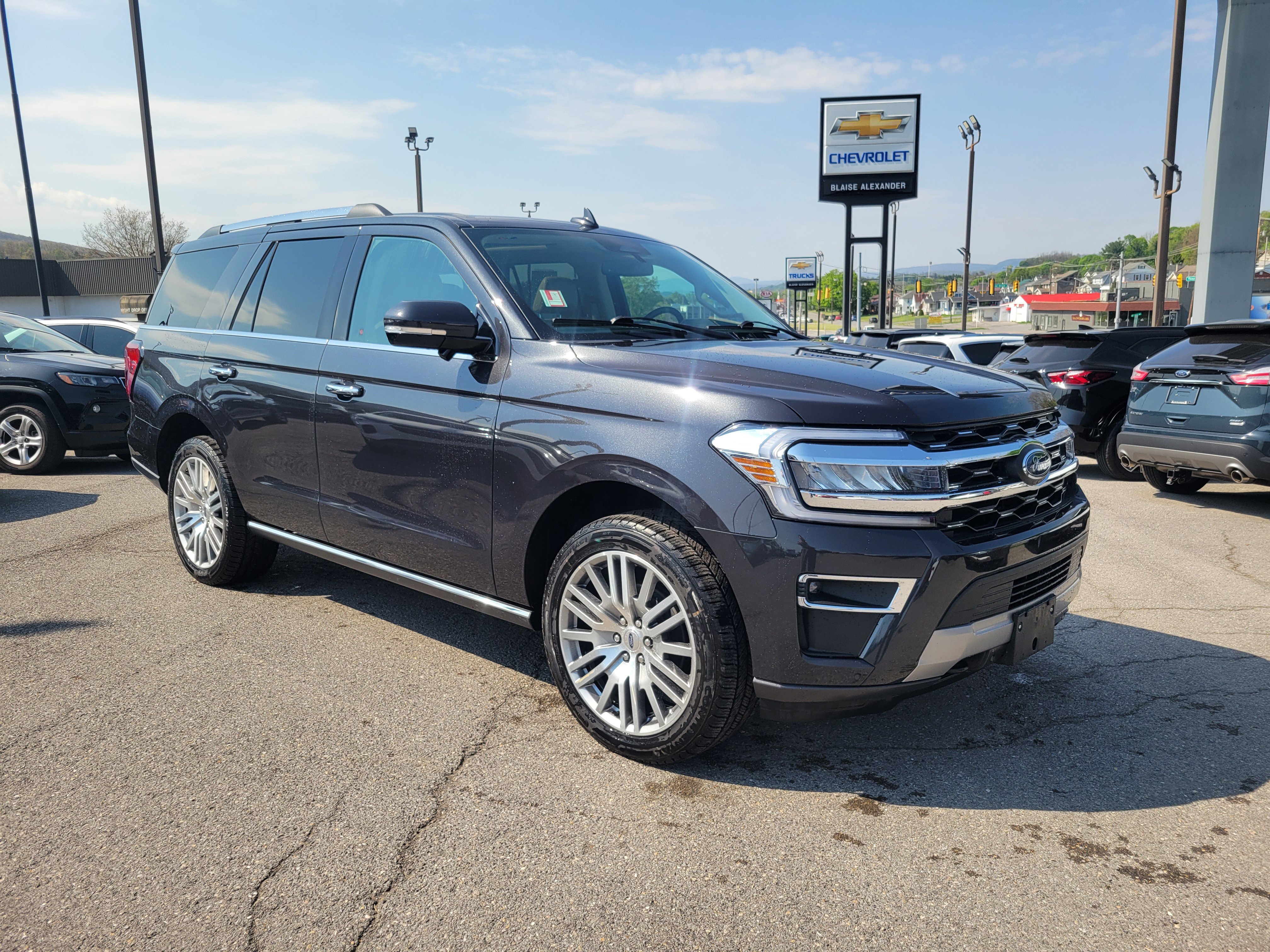 Used 2023 Ford Expedition Limited