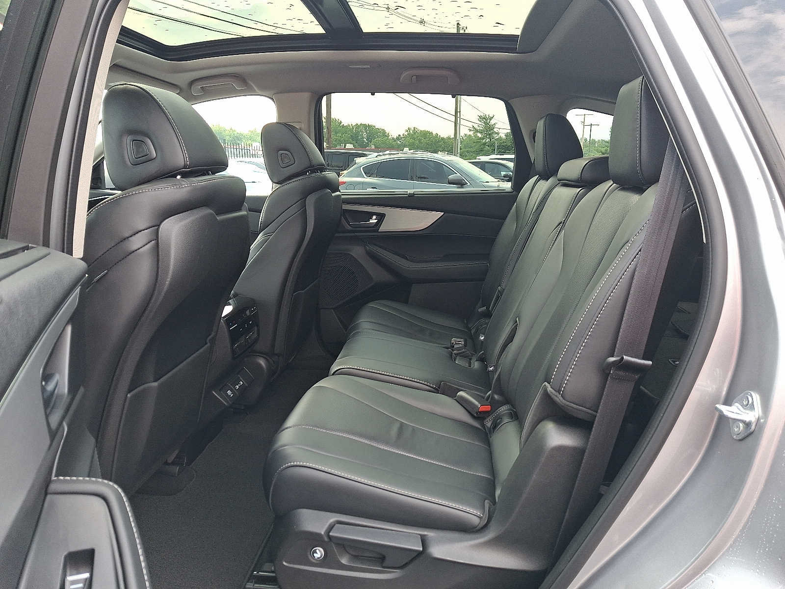 Certified 2024 Acura MDX w/ Technology Package AWD/4WD image 10