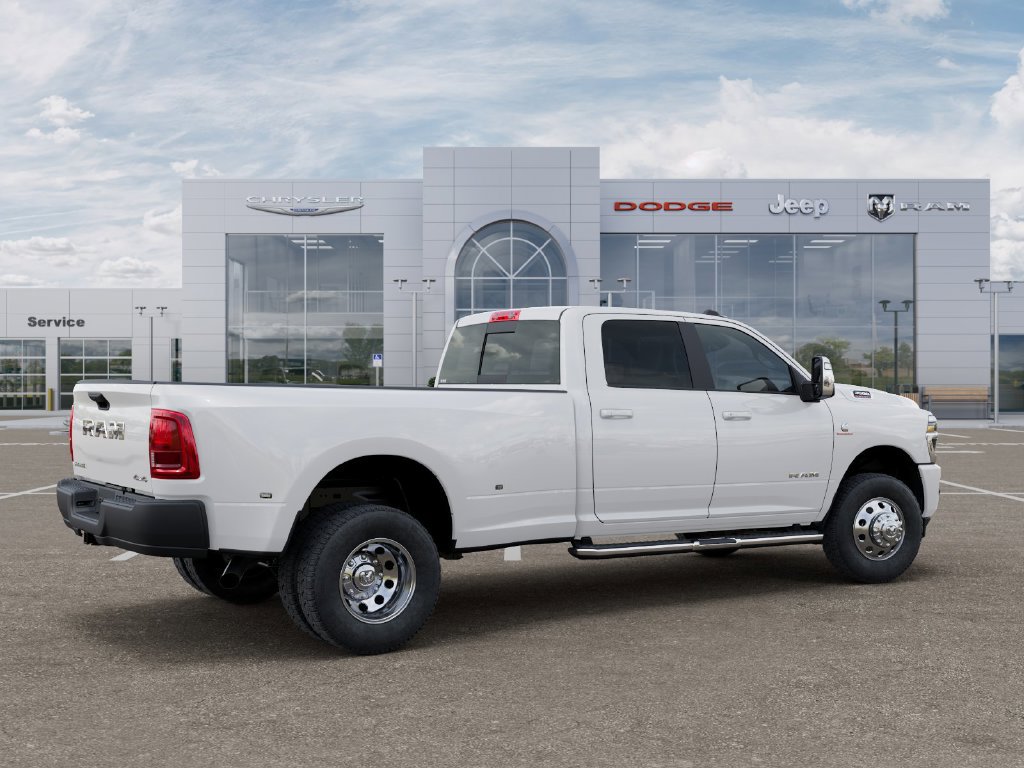 New 2026 RAM 3500 Laramie AWD/4WD image 4