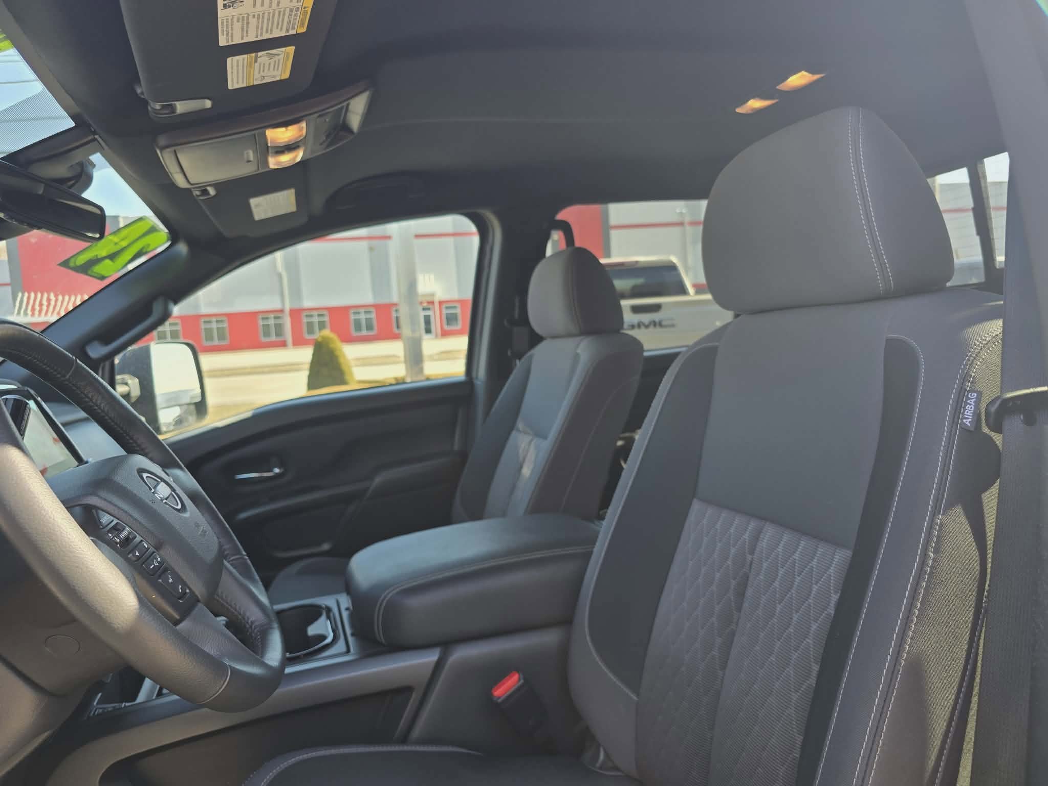 Used 2024 Nissan Titan SV w/ SV Convenience Package image 13