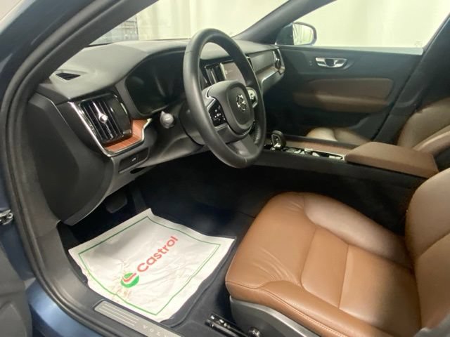 Certified 2025 Volvo V60 B5 Cross Country Plus AWD/4WD image 10