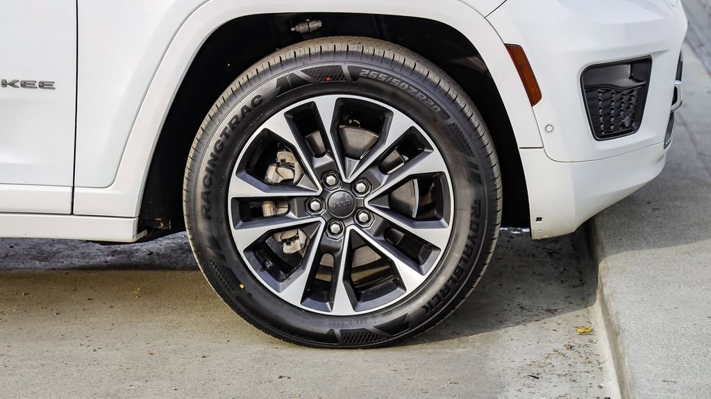 Used 2021 Jeep Grand Cherokee L Overland w/ Advanced Protech Group III image 11