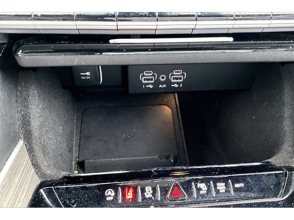 Certified 2024 Jeep Wagoneer Series III AWD/4WD image 31