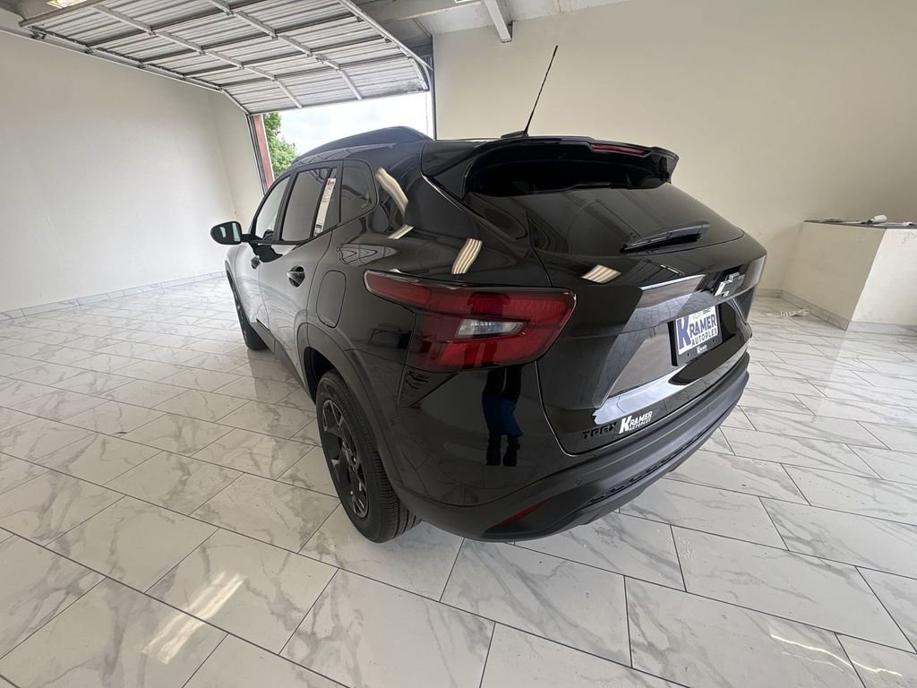 New 2026 Chevrolet Trax LT FWD image 6