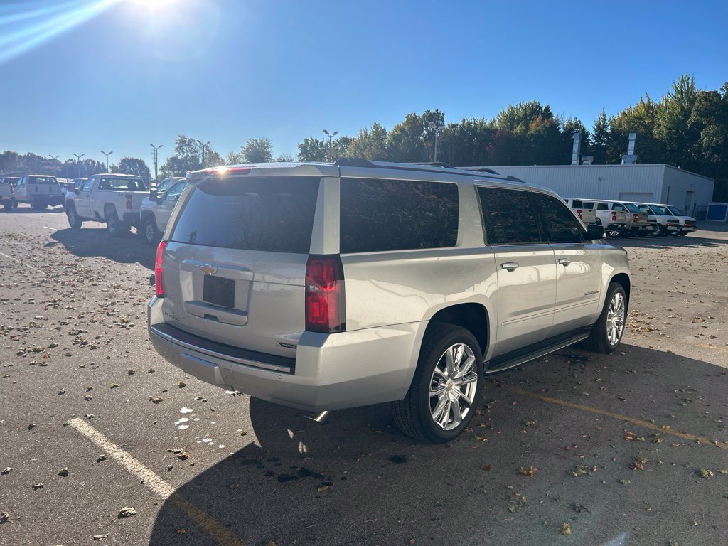 Used 2017 Chevrolet Suburban Premier AWD/4WD image 3