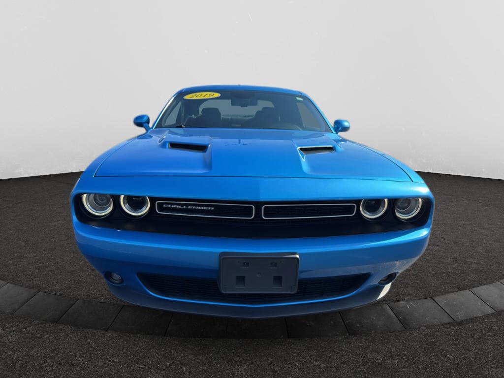 Used 2019 Dodge Challenger SXT w/ Driver Convenience Group image 2