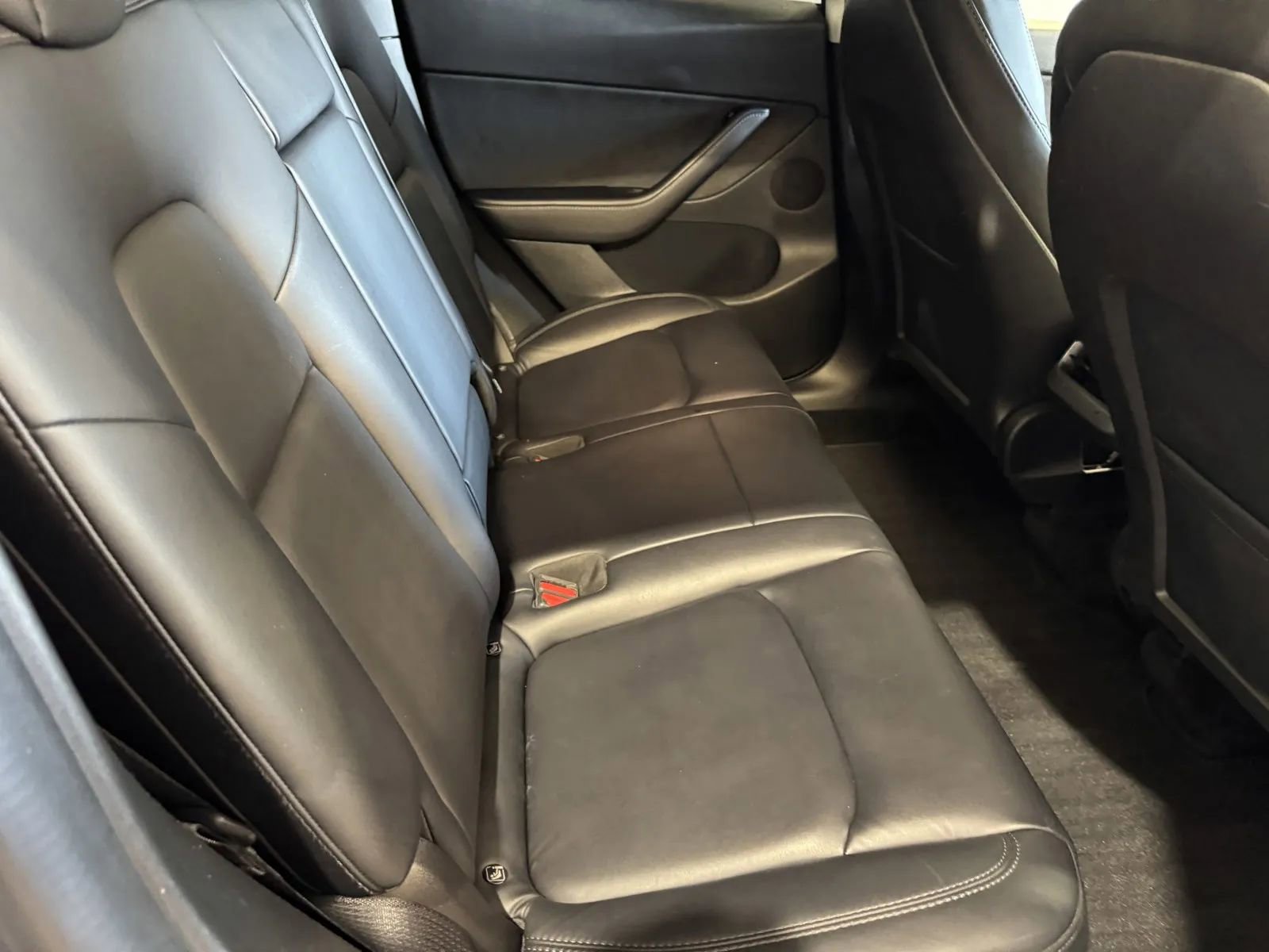 Used 2022 Tesla Model Y Long Range image 8