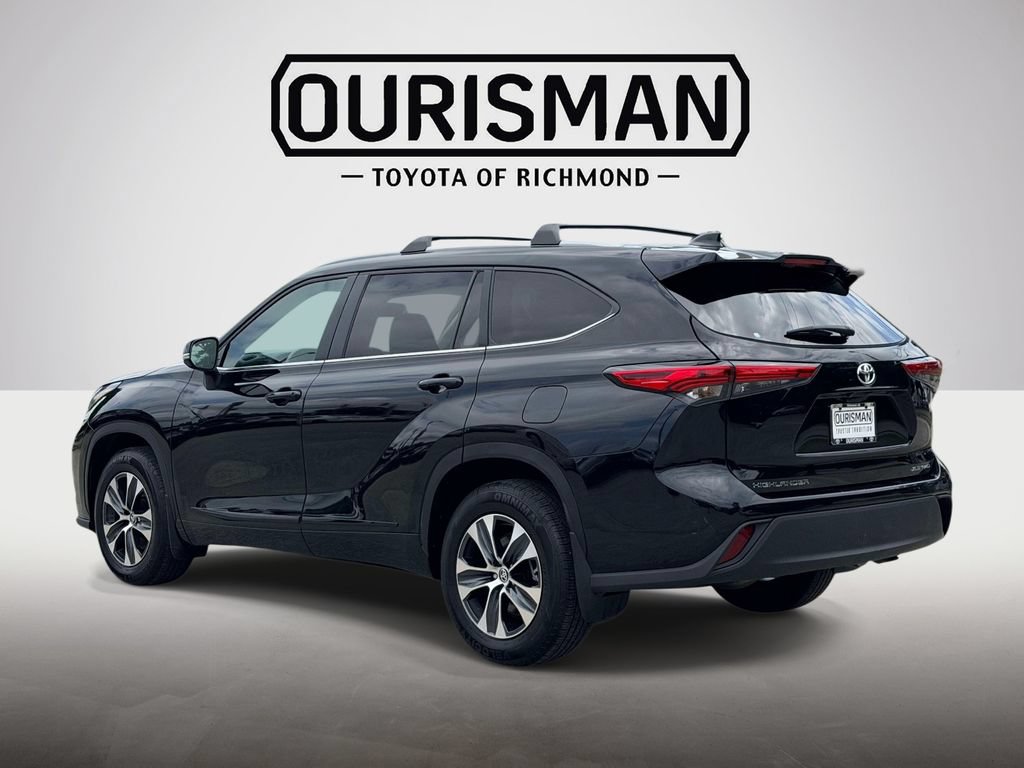 Used 2023 Toyota Highlander XLE AWD/4WD image 23