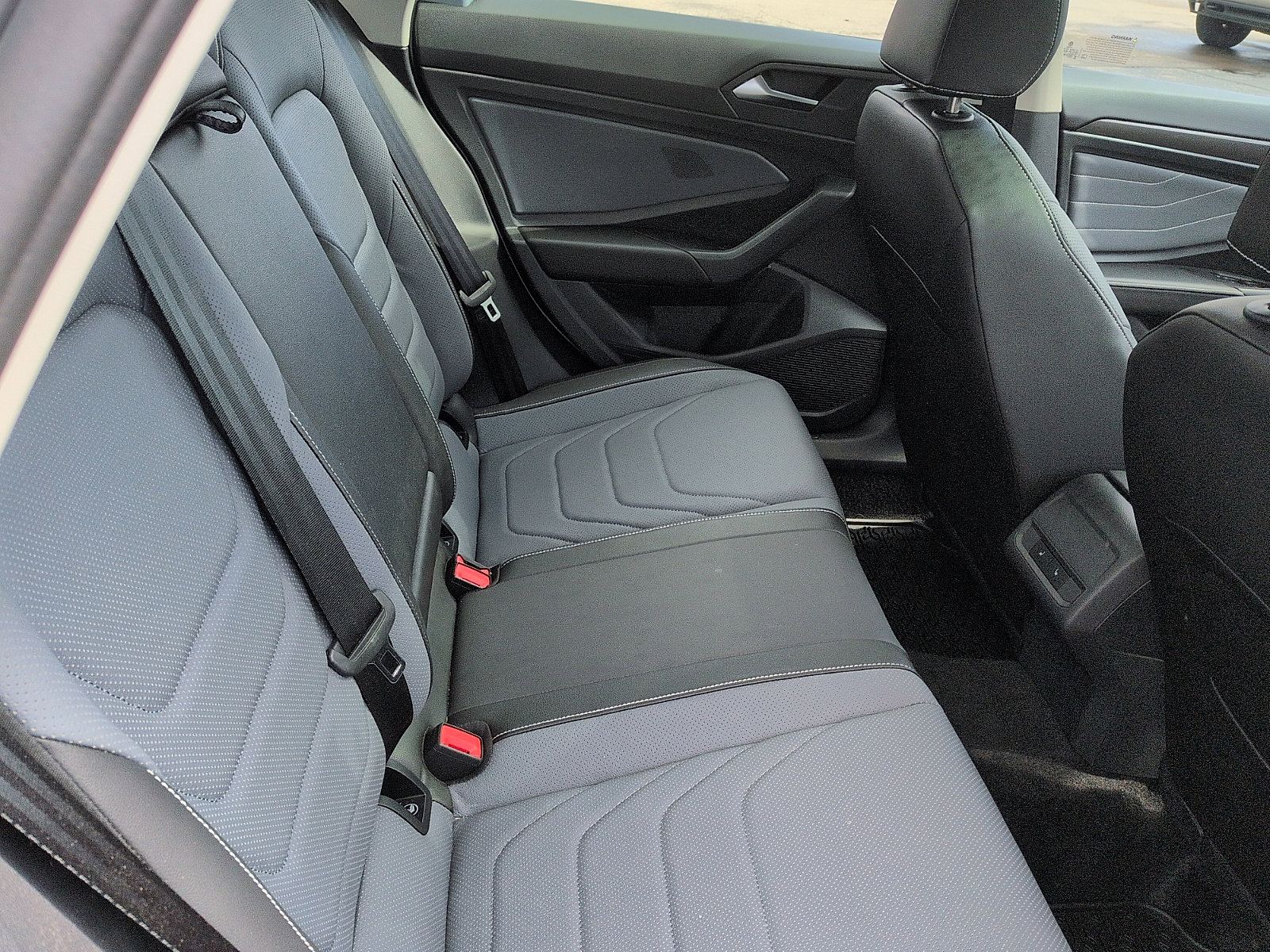 Used 2025 Volkswagen Jetta SEL FWD image 8