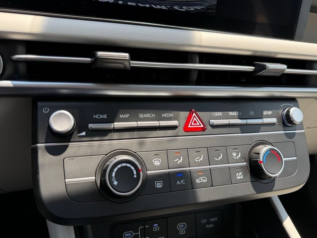 Certified 2025 Hyundai Tucson SE AWD/4WD image 17