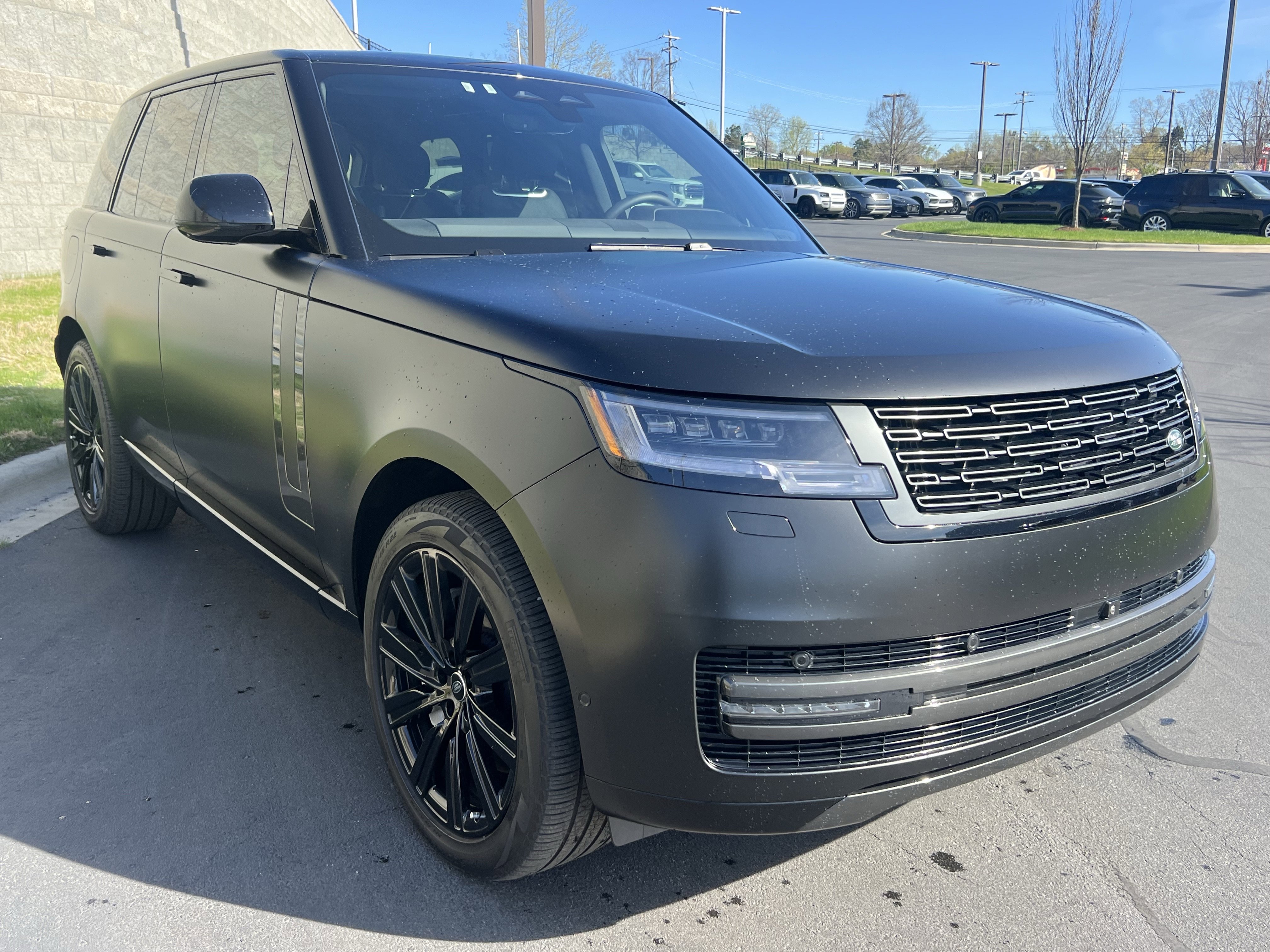 Used 2025 Land Rover Range Rover SE image 9