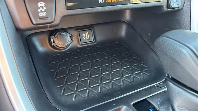 Used 2024 Toyota RAV4 LE image 18