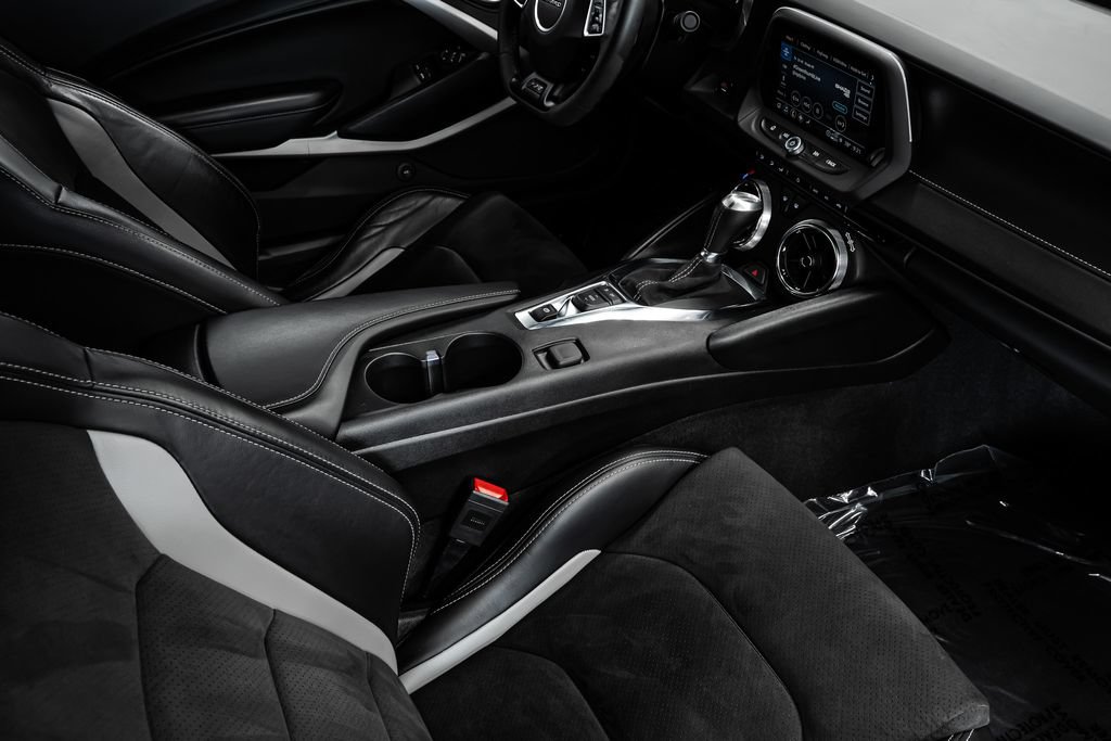 Used 2022 Chevrolet Camaro SS RWD image 26