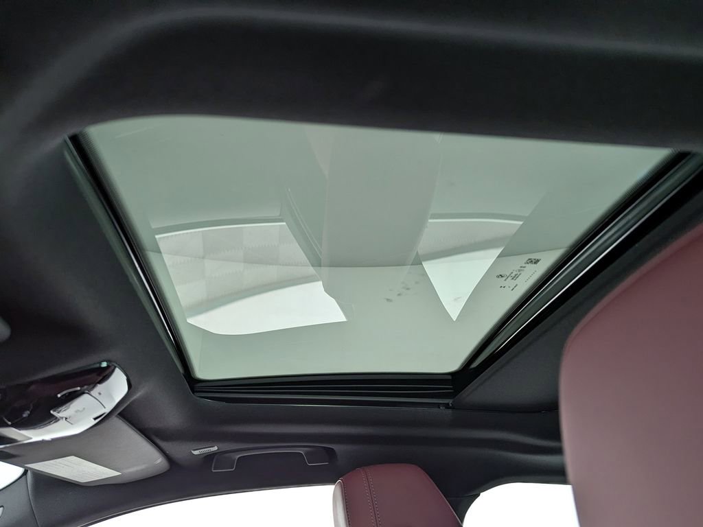 Used 2025 BMW 530i xDrive w/ M Sport Package image 12