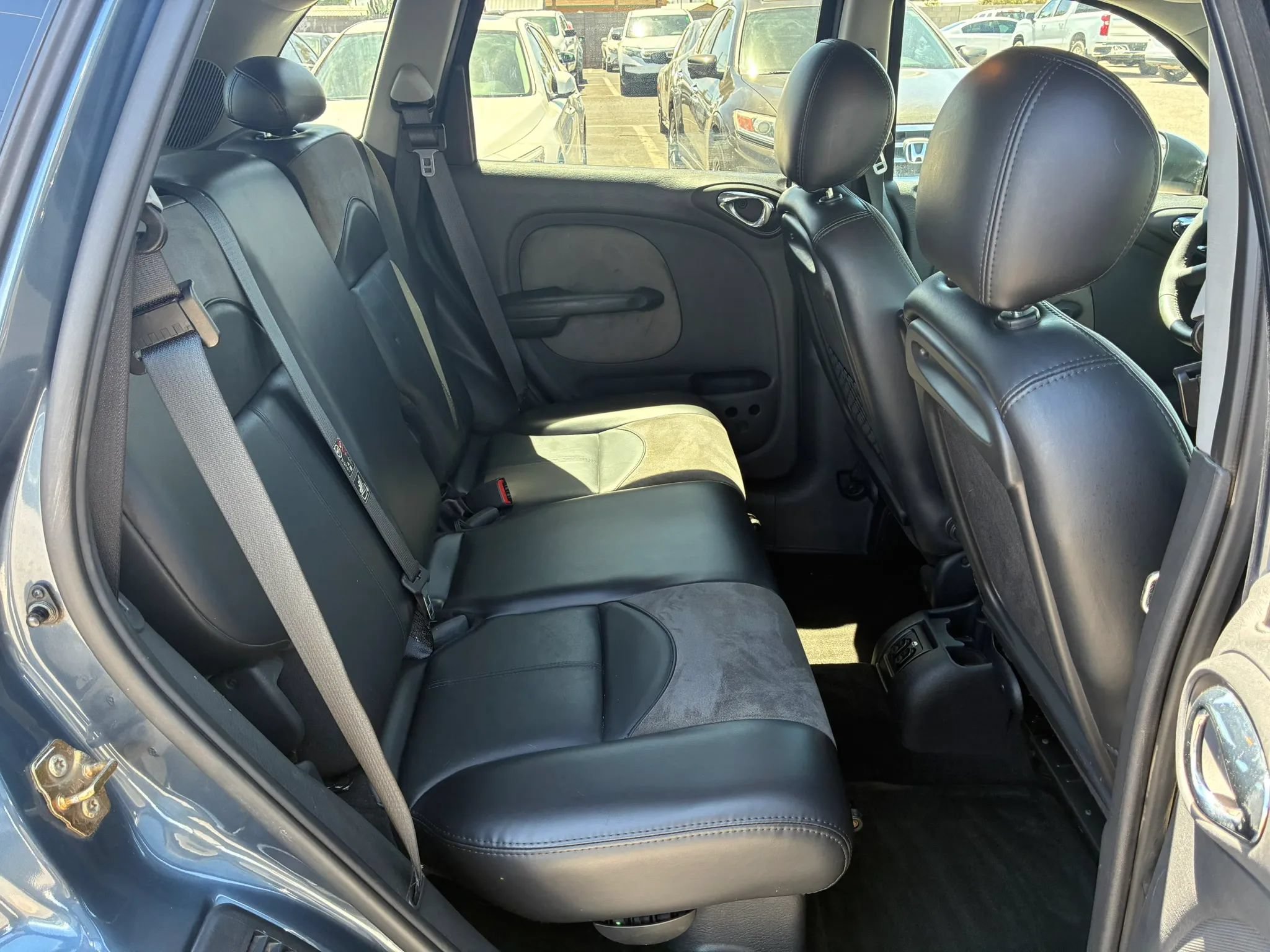 Used 2003 Chrysler PT Cruiser Limited FWD image 21