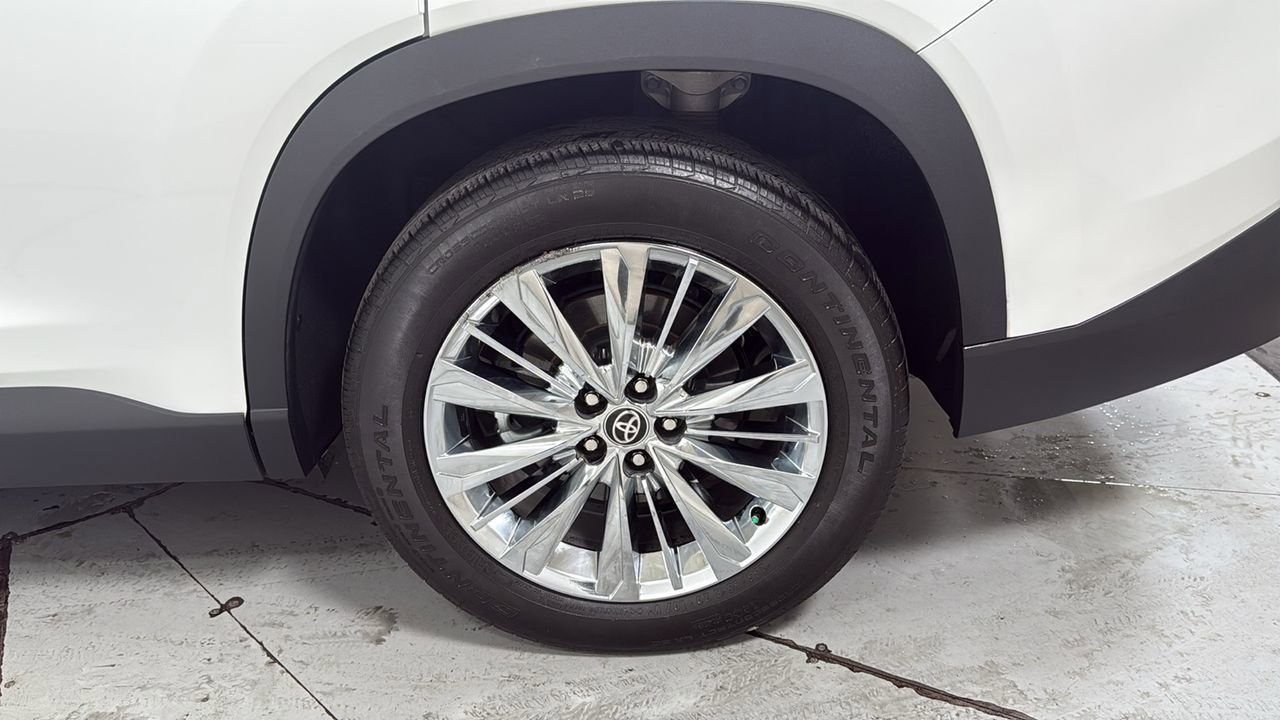 Certified 2024 Toyota Grand Highlander Platinum image 24